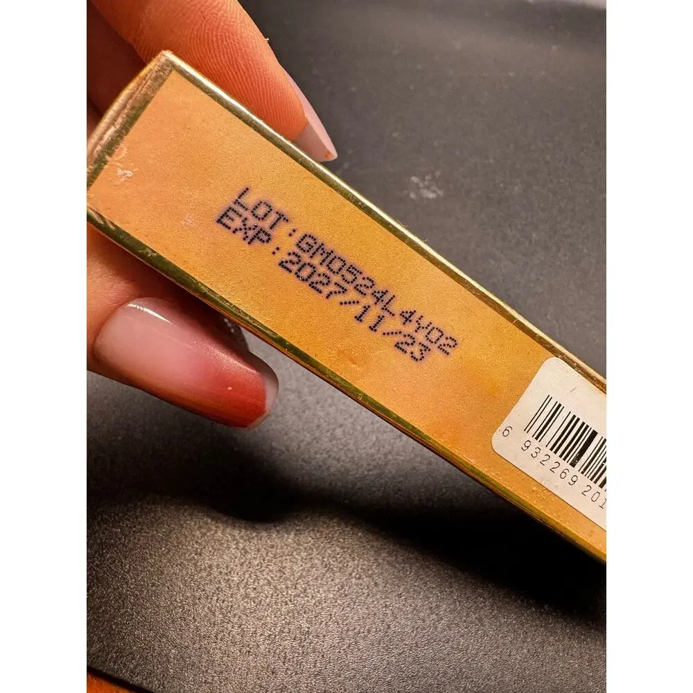 NWT GICYMANTY Concealer Full Coverage-Sealed 7.5g